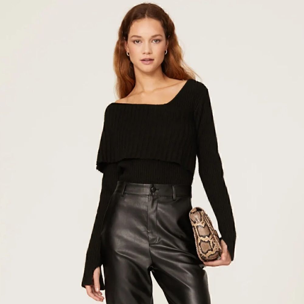 Central Park West
Bailey Off The Shoulder Sweater
Size L